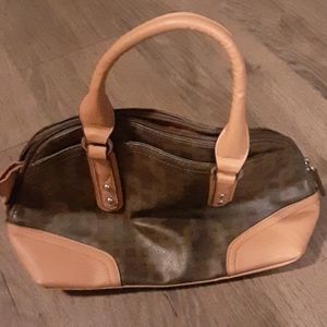 NWOT Van Heusen shoulder bag